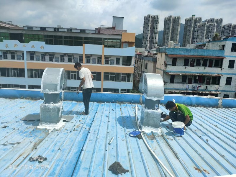 南乐钢结构屋面涂料维修方法